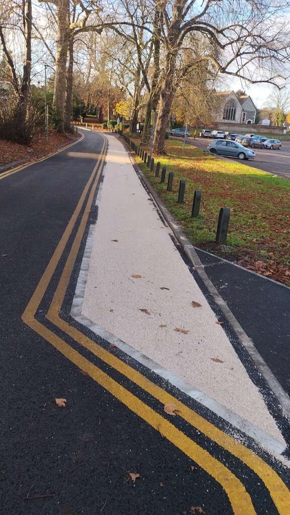 Spadeoak's tweet image. ⁦@Spadeoak⁩ on the straight and narrow, back to university for us 🎓sales@spadeoak.co.uk for any enquiries you may have for surfacing works, or call us on 01628 529421.