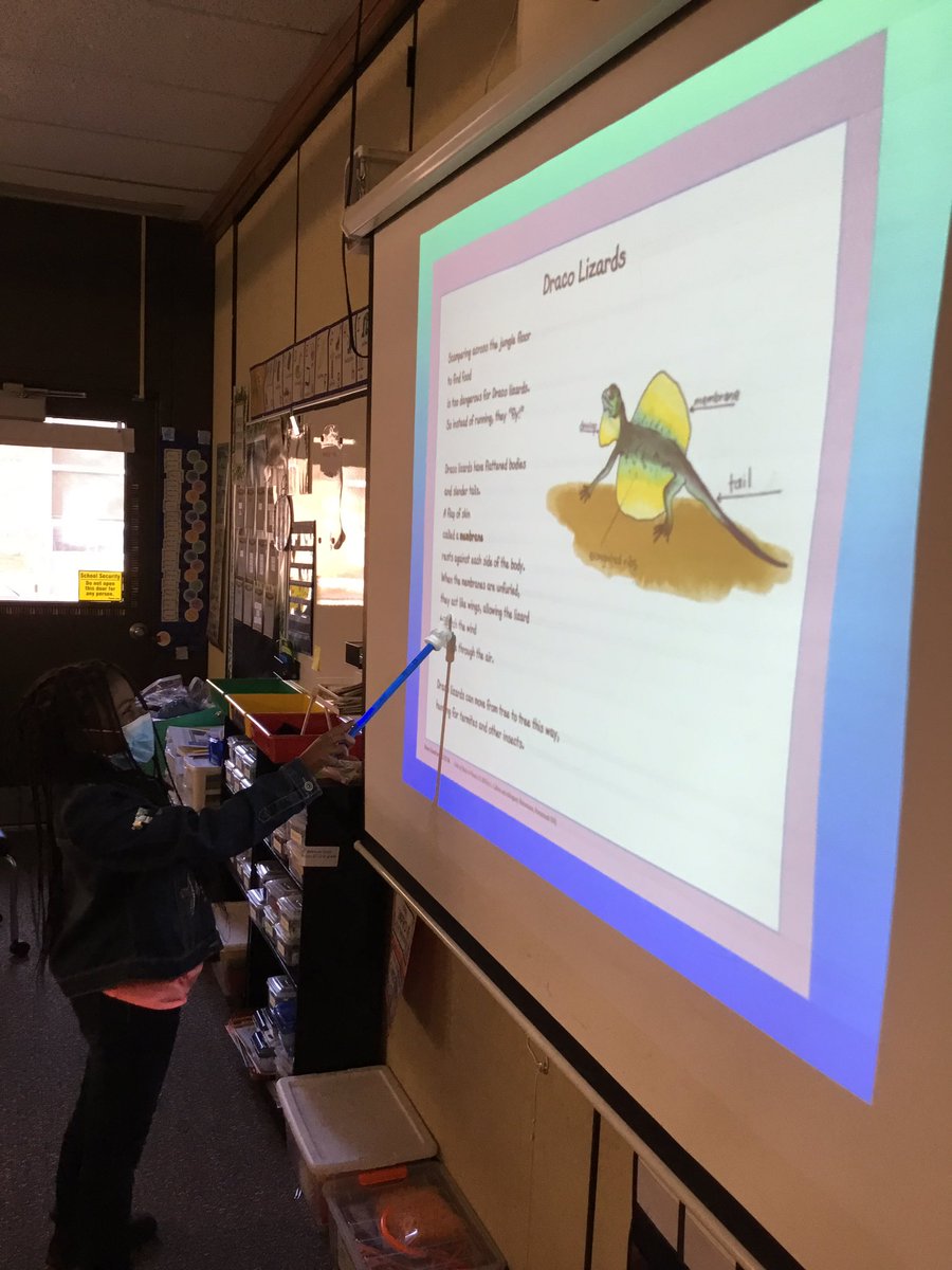 CRASMrsEnnis's tweet photo. Working our way through hard words- step by step - with a little help from our friends. #tcrwp #uosphonics #fts4rkids https://t.co/2lTReliFsg