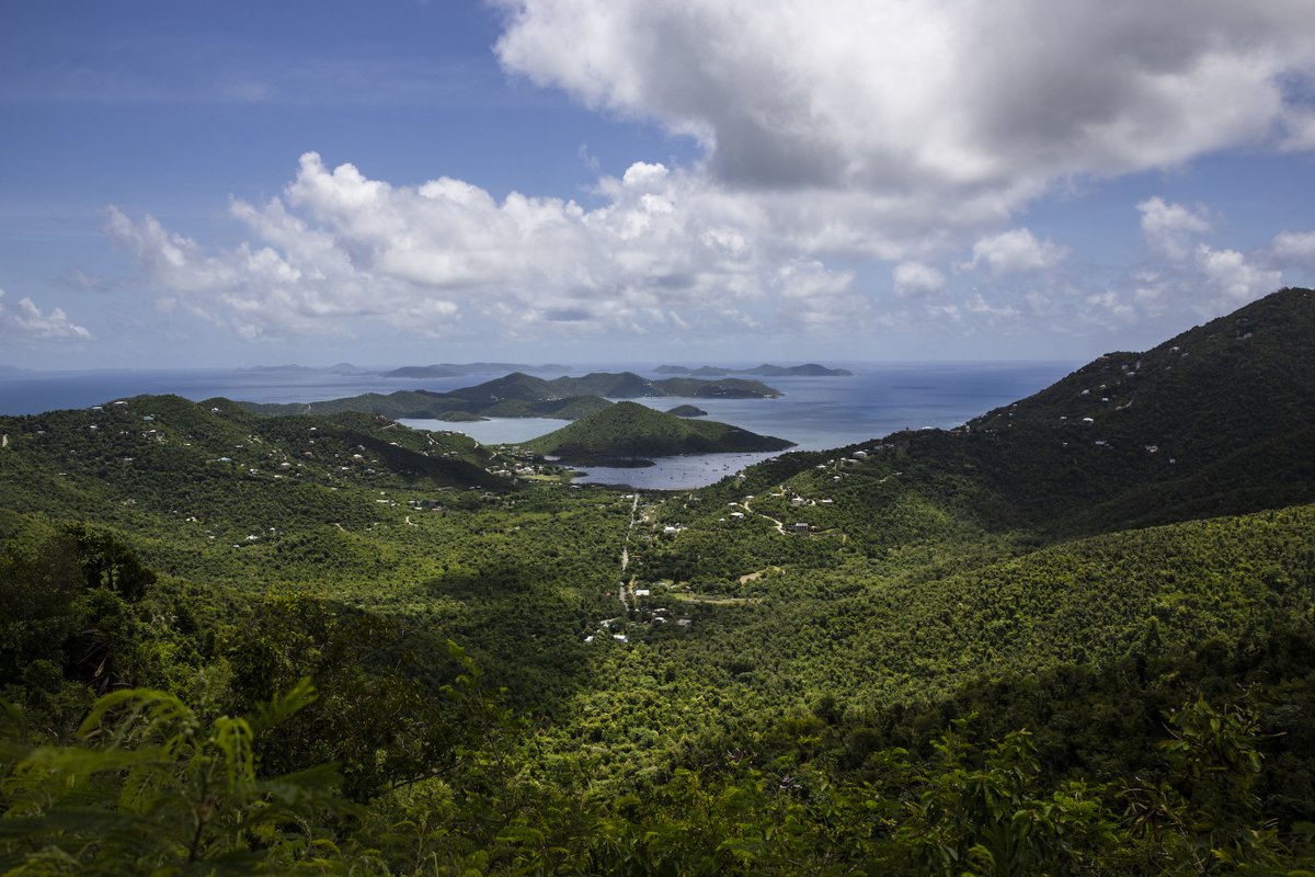 hemispheresmag's tweet photo. Our December cover destination is the U.S. Virgin Islands! Here's how #Hemispheres spent #ThreePerfectDays on Three Perfect Islands — St. Thomas, St. John, and St. Croix: https://t.co/WysIVIb0b6 https://t.co/sAX4uPYnT7