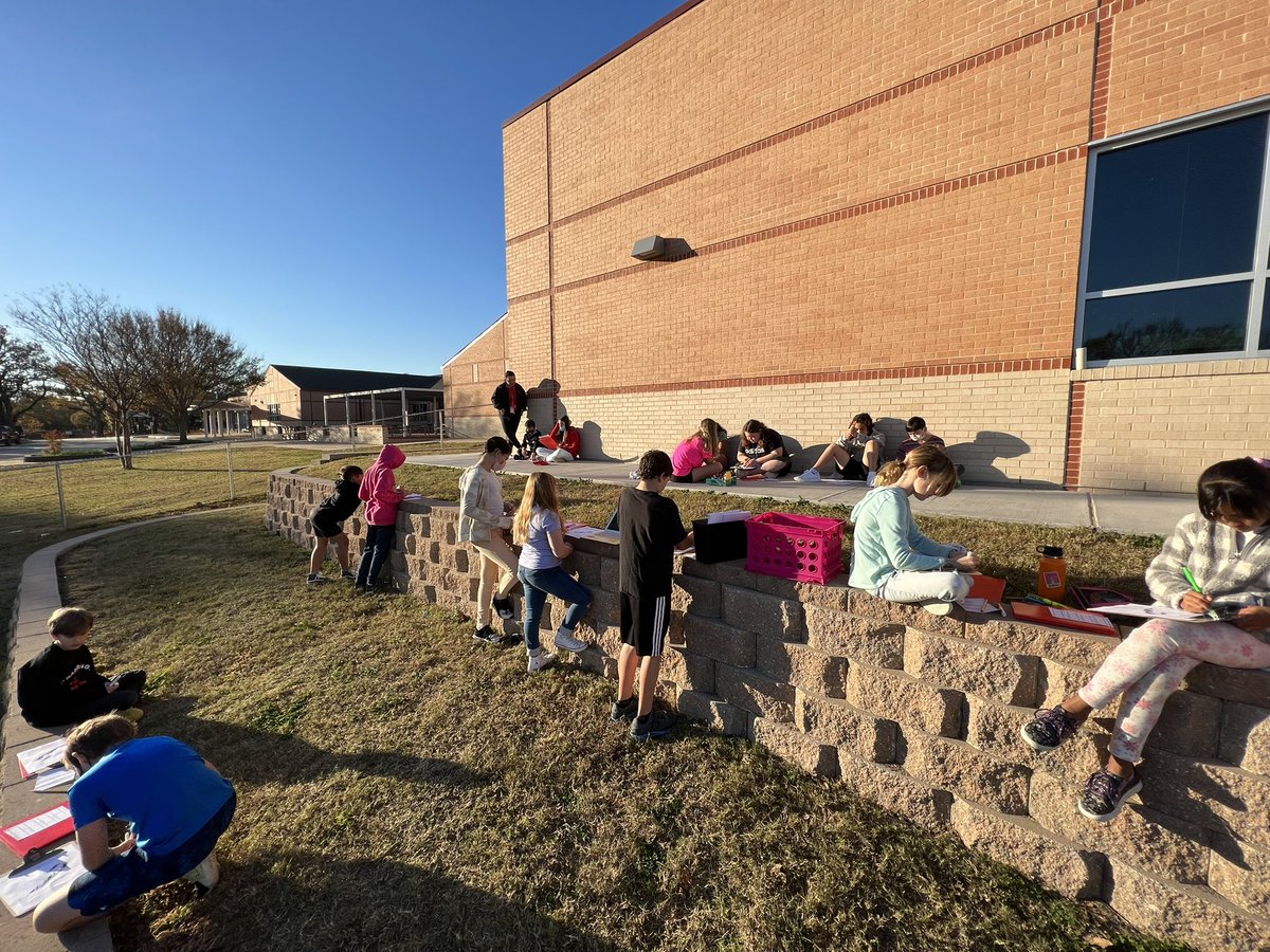 Having SO much fun today! My kiddos won teacher vs. students and decided to work outside for the day! Can you guess what today’s theme is? #historyofthecandycane <a href="/GESHendrickson/">Kerri Hendrickson</a> #GESshineon #mainidea #gcisdELAR