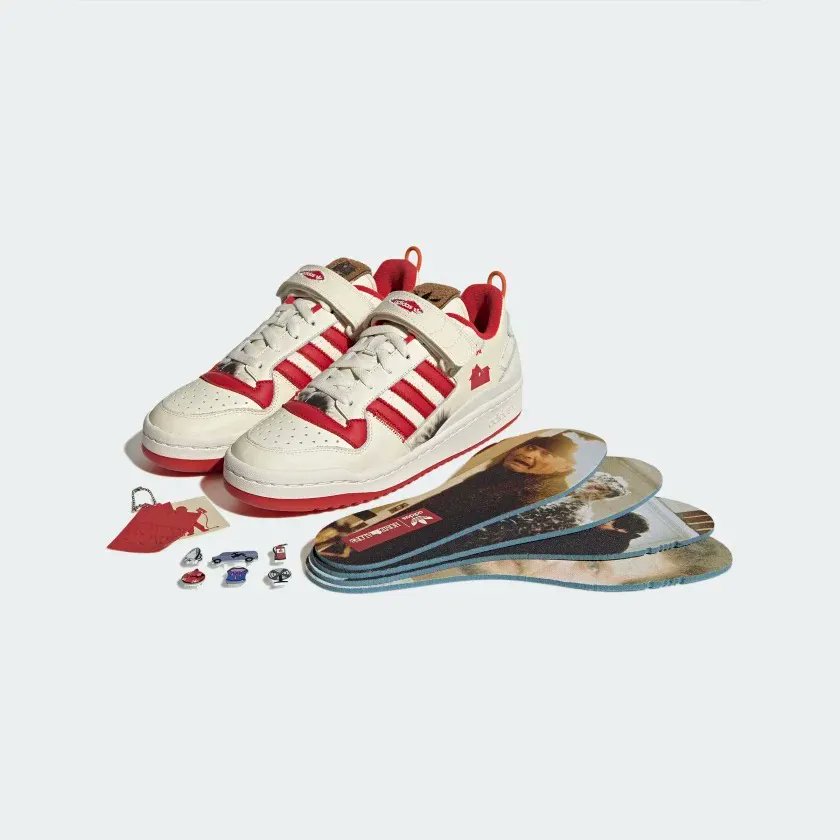 KicksFinder's tweet photo. Ad: REMINDER! Releasing at 10 AM EST via adidas Confirmed
Home Alone x adidas Forum Low 
$110 + FREE shipping and returns 

>> https://t.co/Wr6WTTJv8P https://t.co/UcVTH2Ru84