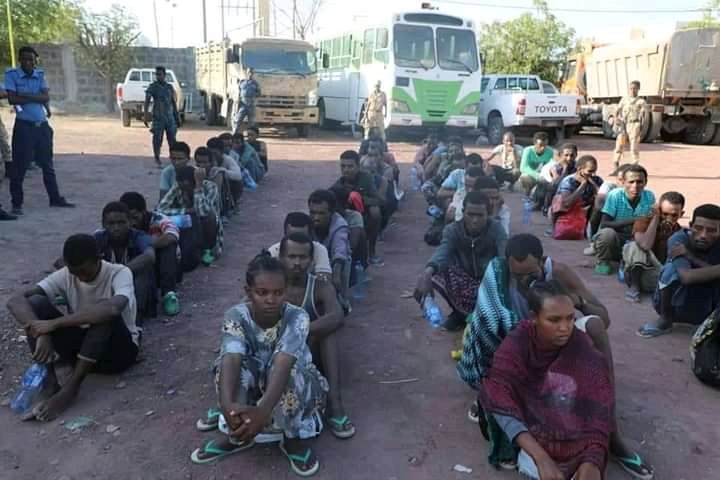 Tahir_A_Ebrahim's tweet photo. #NoMore
የጁንታው ምርኮኞች #በአፋር ግምባር!

ወራሪው የጁንታው ሃይል #በካሳጊታና #በጭፍራ ግምባር የነበረው የarmy 4ና army 2 ሙሉ ለሙሉ ተደምስሶ የተበተነው ተበትኖ #በአፋር_ህዝባዊ_ሰራዊትና #በጀግናው መከላከያ ሰራዊት የተማረኩ ጁንታዎች ናቸው። https://t.co/XaVlk9oyZ5