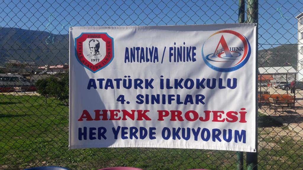 Finike Kaymakamı Zafer Sağ, Şehit İsmail Çalkan İlkokulu ve Atatürk İlkokulu öğrencileri ile bir araya gelerek, kitap okuma etkinliğine katıldı.

#Antalya
#Finike
#AHENK