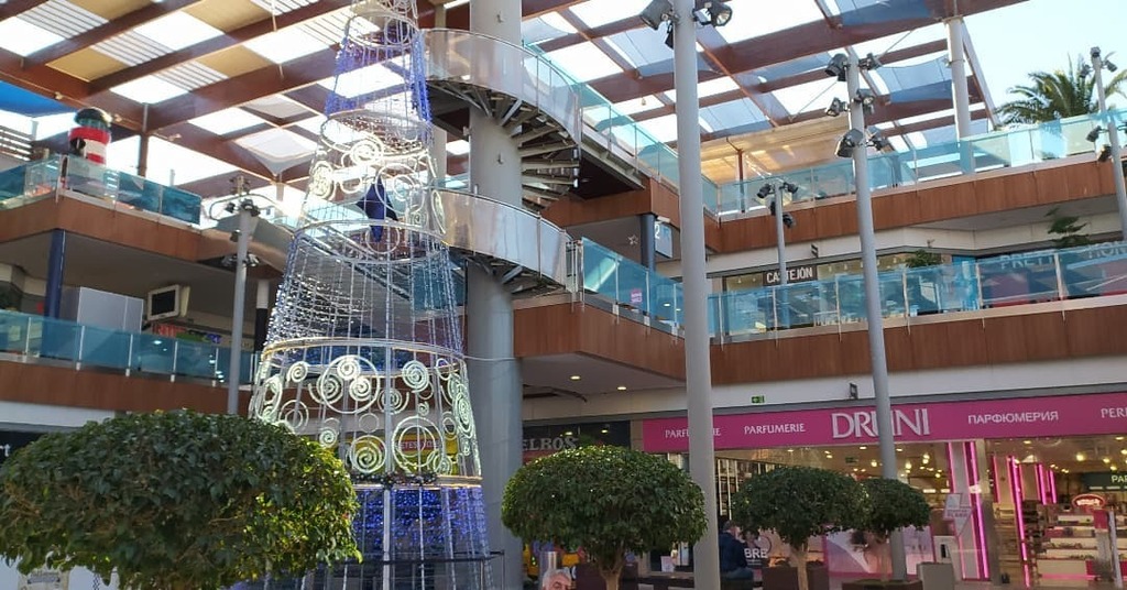 Mark_A_Nolan's tweet image. Oh Christmas tree 🎄

#autohash #Torrevieja #Spain #ComunidadValenciana #business #travel #traveling #visiting #instatravel #instago #stock #industry #shopping #shop #city #outdoors #tourism #architecture #street #modern #merchandise #panoramic #urban… instagr.am/p/CW8XN4isLg8/