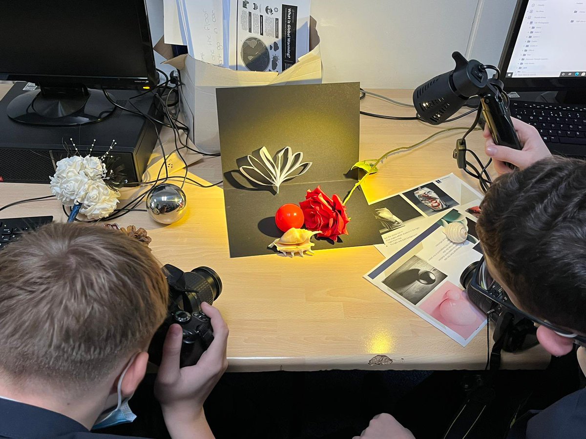 PATCarletonHigh's tweet image. Students in year 10 have been experimenting with the light v shadow and refraction in today’s photography lesson.
#visualexperiments #photography #visualarts