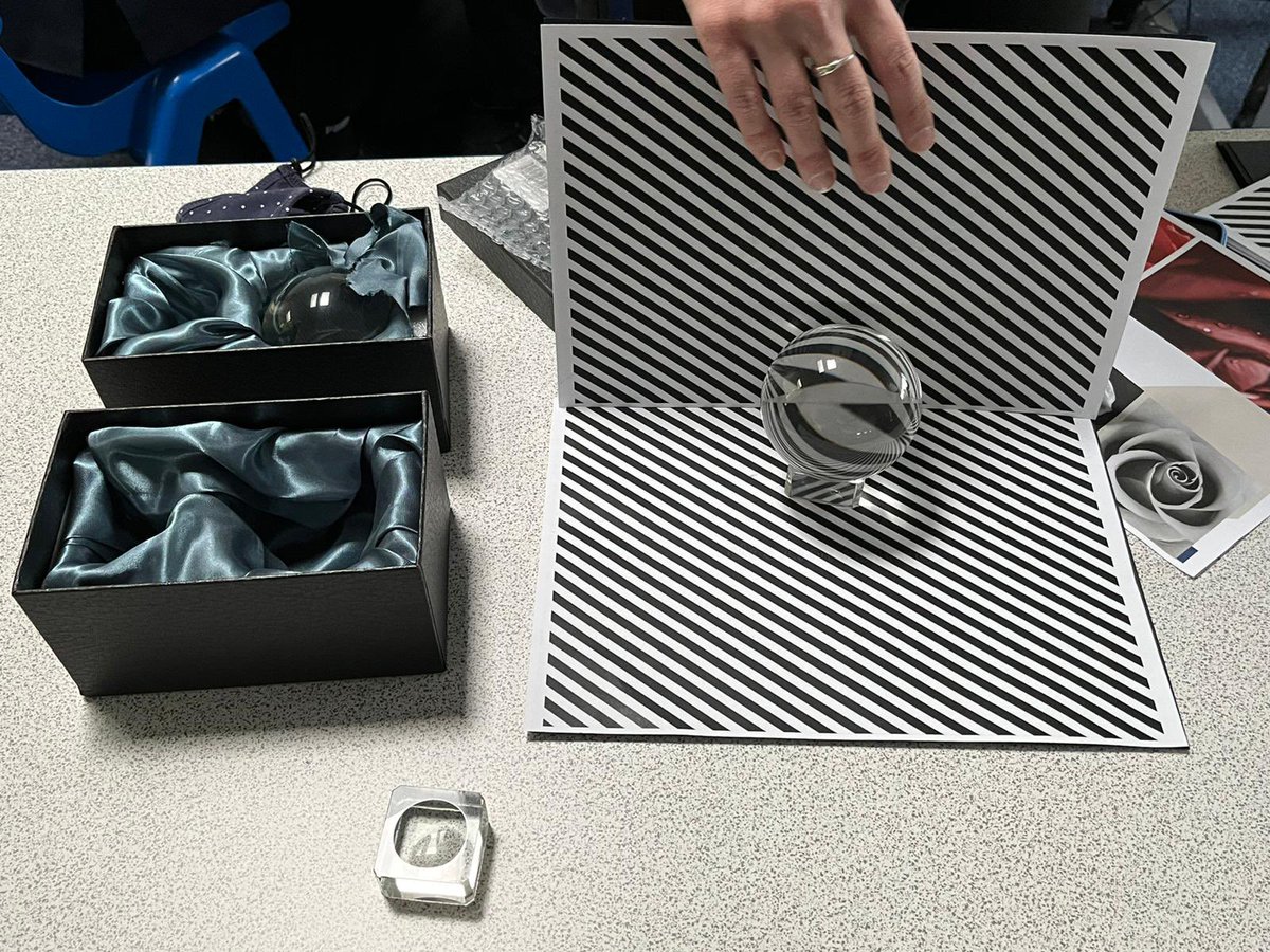 PATCarletonHigh's tweet image. Students in year 10 have been experimenting with the light v shadow and refraction in today’s photography lesson.
#visualexperiments #photography #visualarts