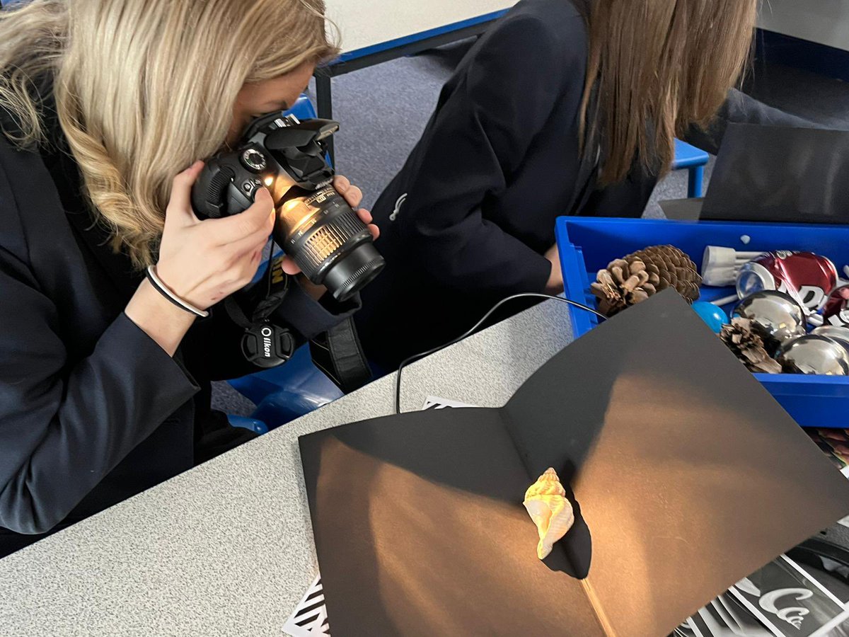 PATCarletonHigh's tweet image. Students in year 10 have been experimenting with the light v shadow and refraction in today’s photography lesson.
#visualexperiments #photography #visualarts