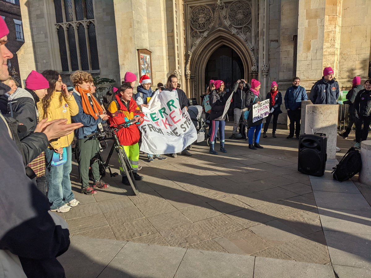 Scenes from the @CambridgeUCU
 picketlines and Justice4CollegeSupervisors Rally this morning #UCUstrikesback