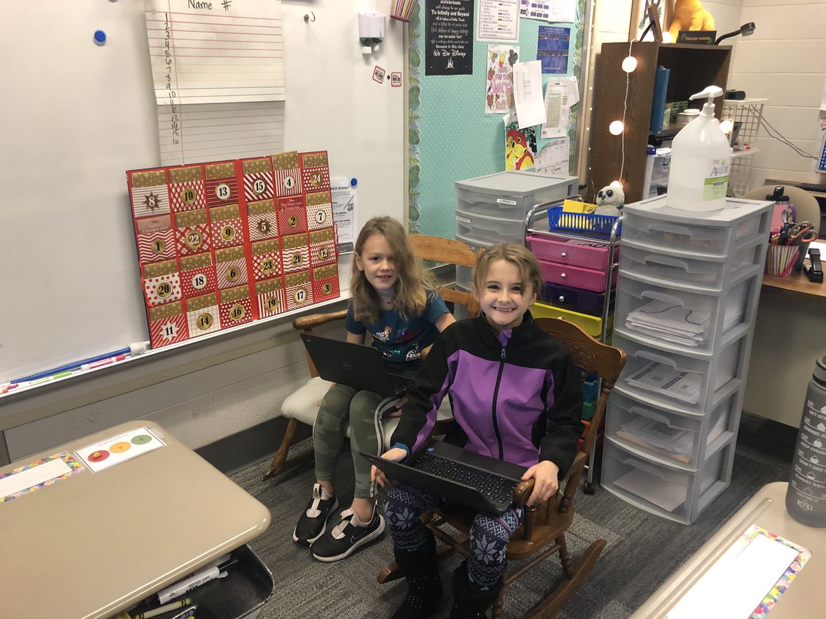 mkjackson22's tweet photo. Working on learning paths around the room is so much more fun than working at our desks! @SunmanEl https://t.co/gDsrDxVT4I
