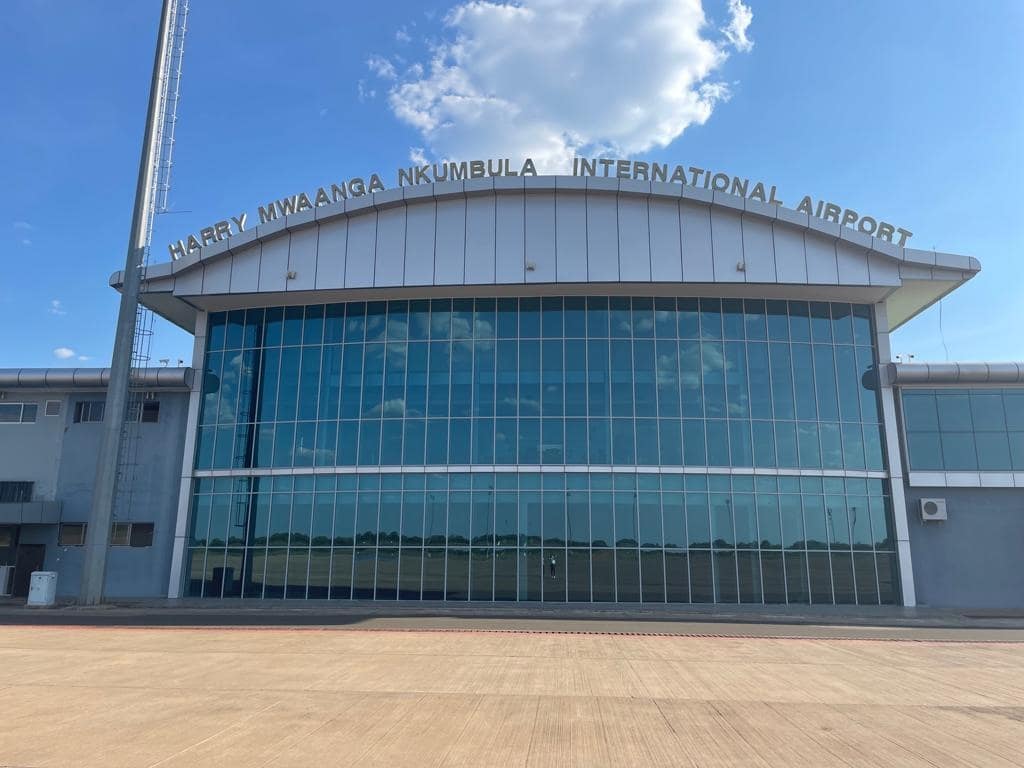 zambia_airways's tweet photo. Ladies &amp; Gentlemen, welcome to the tourist capital of Zambia. 

It’s all about fun here and with our daily schedule, we’ll get you here fast!

Visit https://t.co/mBNgAKQbF2 to book your ticket today. 

#FlyZambiaAirways #ZambiaAirways #ReadyForTakeOff https://t.co/hFbwDxmo3J