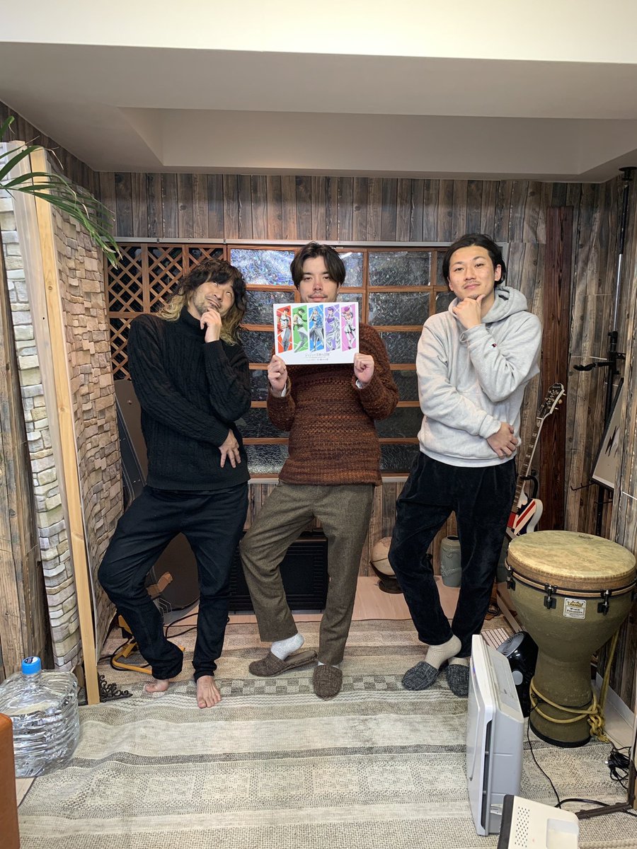 kurudama's tweet photo. 「ジョジョの奇妙な冒険～ジョースター 受け継がれる魂～」イベントパンフレットのデザインを担当させて頂いております！

本日からNetflixにて新シリーズ・6部が配信開始です！早く観たい！僕はまだ仕事中😇

よろしくお願いいたします！

#jojo #jojoworld #ジョジョの奇妙な冒険 #ジョジョ https://t.co/E22S8KhDpi