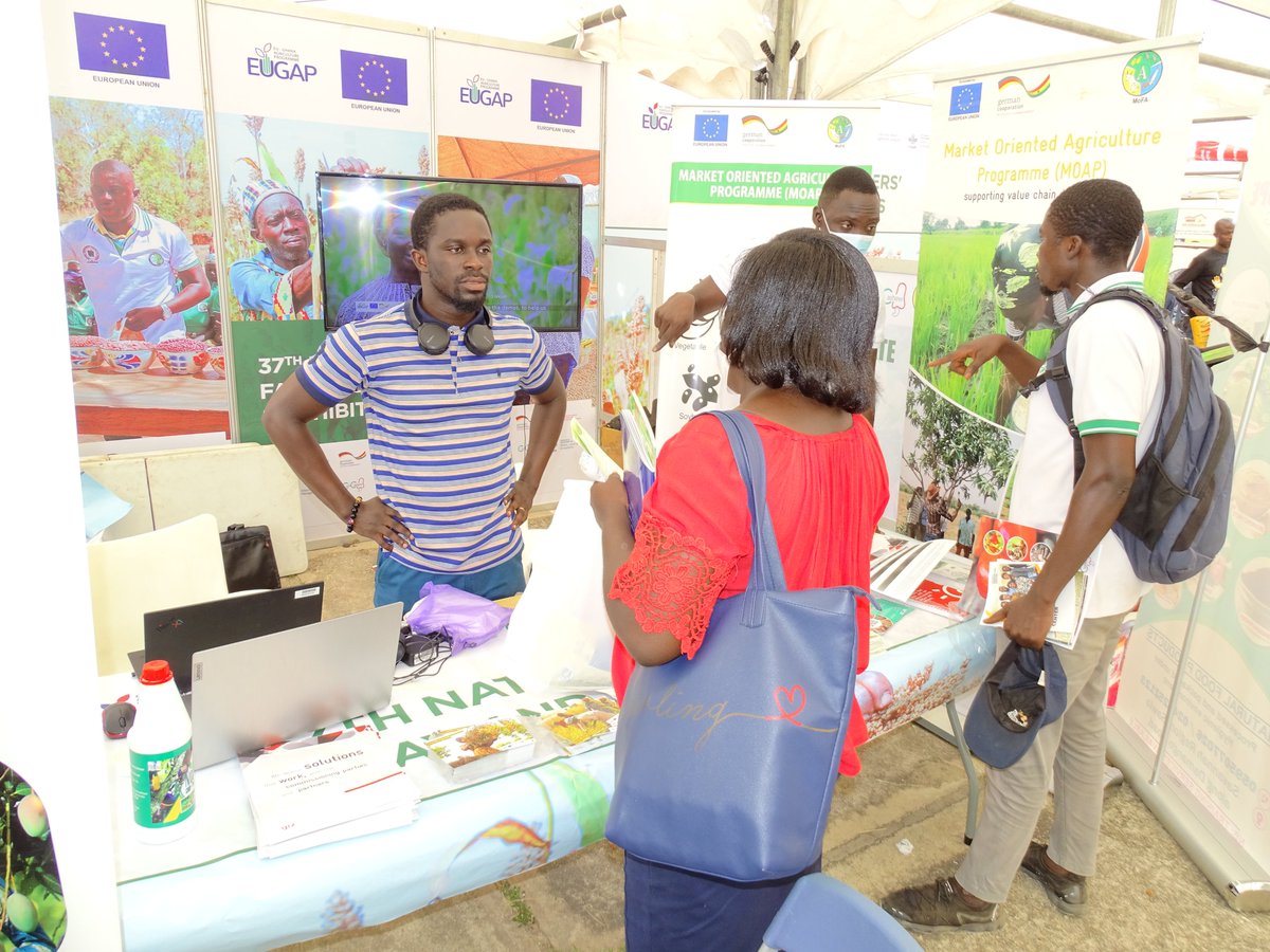EuropeInGhana's tweet photo. 📌#FarmersDay #EUGAP present in Cape Coast
Join us as we celebrate the agribusiness actors at the 37th National Farmers’ and Fishermen’s Day in Cape Coast.
The #EUMOAP - Market Oriented Agriculture Programme is showcasing achievements with our partners at the fair @giz_ghana https://t.co/NeR7vqnNp1