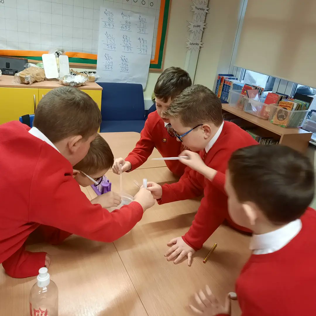 LJMUAbsChem's tweet photo. Wow!
.
What a great afternoon testing water with y4 @allsaintsbootle 😆
.
Using #redcabbageindicator to test the pH of different water samples 👍🏼
.
@ljmuoutreach @roysocchem https://t.co/EMSPKfNo3x
