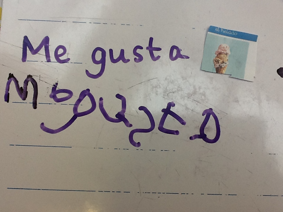 RiseParkSchool's tweet photo. 'Year 2 have been using sentence builders to write a Spanish sentence using 'I like ...'  as part of our Celebrations topic. Some of us used pictures to help or a conjunction to challenge us! HUEPA (WOOHOO in Spanish!)' https://t.co/zkHjZkthVb