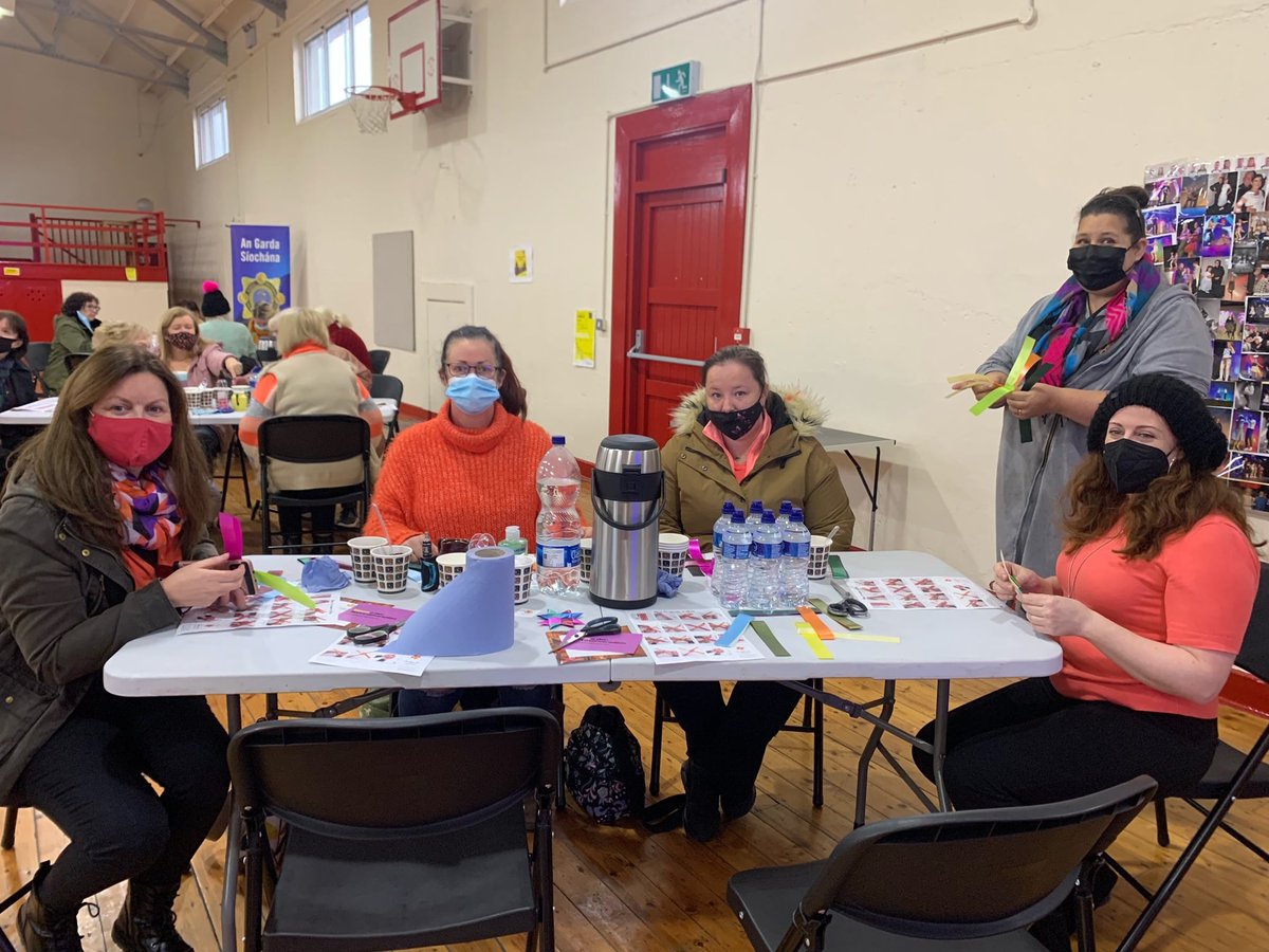 hessionmary1's tweet photo. Our friends, Connect Family Resource Centre, making one-million-stars to raise awareness of VAWAG, #16DaysofActivism2021      #soroptimist https://t.co/8OfO7pOP6B