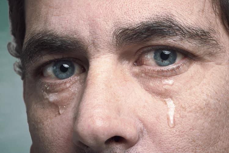 JojJojoelle's tweet photo. Just over 3 out of 4 suicides (76%) are by men and suicide is the biggest cause of death for men under 35. 
Men are less likely to seek help for their mental health. 
Social attitudes are killing our fathers, brothers, uncles, nephews, friends, and colleagues.

#ItsNotWeakToSpeak https://t.co/4j66NIgmdd