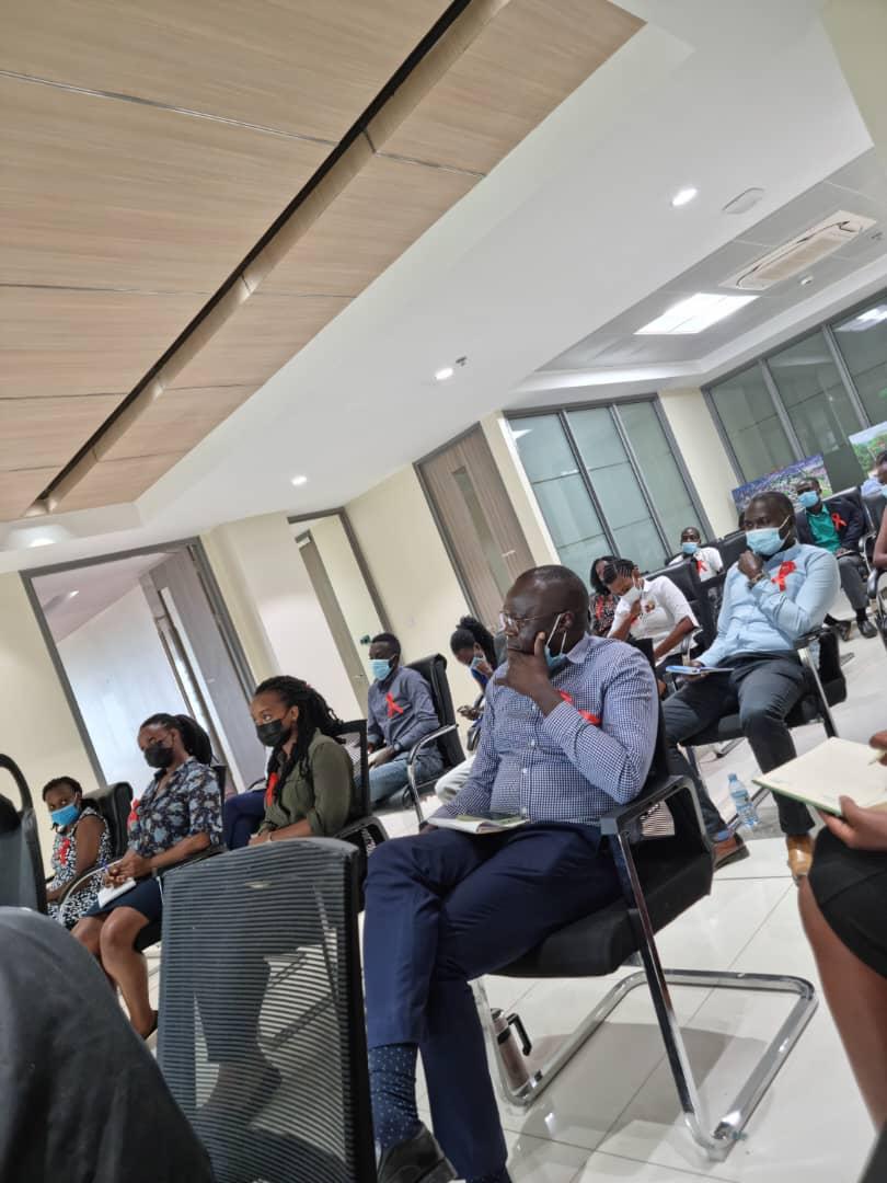 UgandaRoadFund's tweet photo. Earlier today, we joined the world to commemorate the #WorldAIDSDay at our new office.
📌Our ED shared about HIV/AIDS in the 1980s&amp; encouraged staff to always test 
📌Dr Haruna Nsubuga from Medical Hub Nakasero shared about HIV/AIDS spread, treatment&amp;prevention. 
#zeroinfections https://t.co/1l2pSqsBhR
