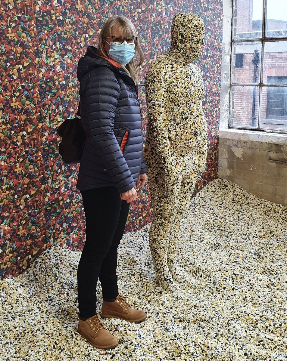 EMRegIndEA's tweet photo. Here’s Helen with our #Plastic human produced with #JoshuaSofaer and #BACKLITgallery as part of the #BACKLITRegulated exhibition. The #Plastic human weighs 98.66kg, the same amount of #Waste plastic we produce annually per capita in UK 👎🏾#PlasticPollution #RegulatingIndustry https://t.co/vjUnZjaaTL
