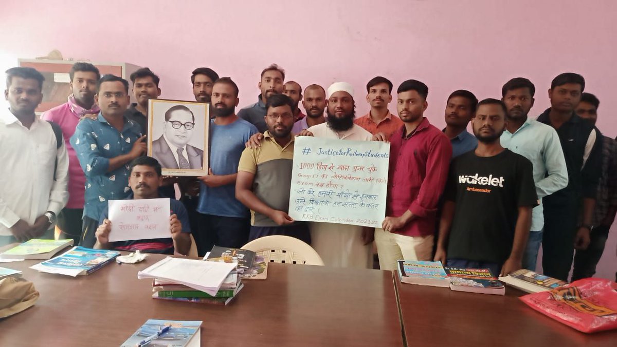 Everyday new (@everydaynew8) on Twitter photo 4M+ से ज्यादा Tweets,सारे Tweets में छात्रों की बस एक ही मांग RRC GROUP D EXAM DATE/RRB NTPC CBT-1 RESULT/RRB EXAM CALENDAR आखिर कब तक बहरी और गूंगी बनी रहेगी ये RAILWAY थोड़ी तो शर्म करो और EXAM DATE जारी करो।
#JusticeForRailwayStudents
<a href="/AshwiniVaishnaw/">Ashwini Vaishnaw</a> <a href="/RailMinIndia/">Ministry of Railways</a> <a href="/ndtv/">NDTV</a> 4M+ से ज्यादा Tweets,सारे Tweets में छात्रों की बस एक ही मांग RRC GROUP D EXAM DATE/RRB NTPC CBT-1 RESULT/RRB EXAM CALENDAR आखिर कब तक बहरी और गूंगी बनी रहेगी ये RAILWAY थोड़ी तो शर्म करो और EXAM DATE जारी करो।
#JusticeForRailwayStudents
<a href="/AshwiniVaishnaw/">Ashwini Vaishnaw</a> <a href="/RailMinIndia/">Ministry of Railways</a> <a href="/ndtv/">NDTV</a>