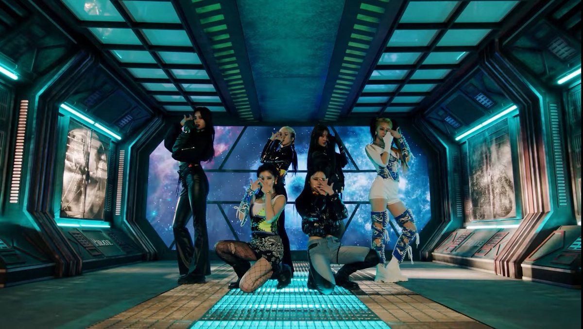 Elas Voltaram com tudo!

PIRATE BY EVERGLOW 
#TheGirlReturned
#에버글로우_파일럿_오늘6시