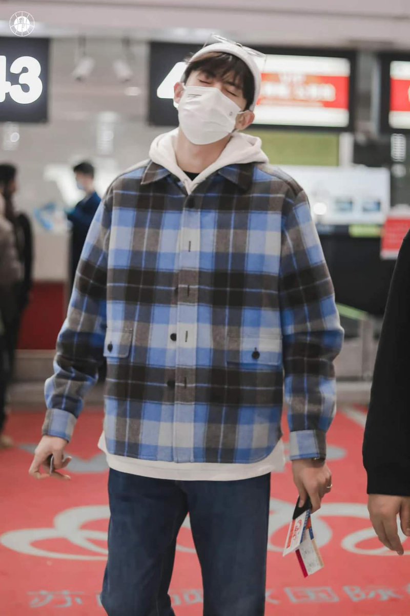 WangHeDi_TH's tweet photo. ไปถ่ายรายการที่ฉางชาคับ

© 小王日记1220 

#WangHeDi_TH #DylanWang #王鹤棣_Dylan https://t.co/uEQeN3WgdV