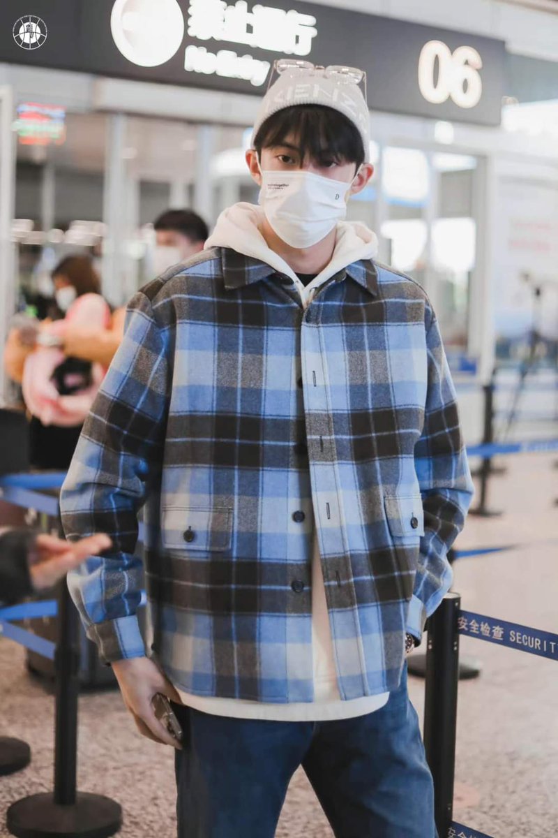 WangHeDi_TH's tweet photo. ไปถ่ายรายการที่ฉางชาคับ

© 小王日记1220 

#WangHeDi_TH #DylanWang #王鹤棣_Dylan https://t.co/uEQeN3WgdV