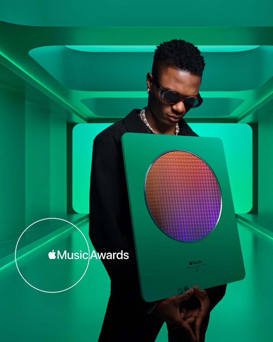 Thank you @AppleMusic 😇 Artist of the Year Africa ❤️🖤 apple.co/Wizkid2021