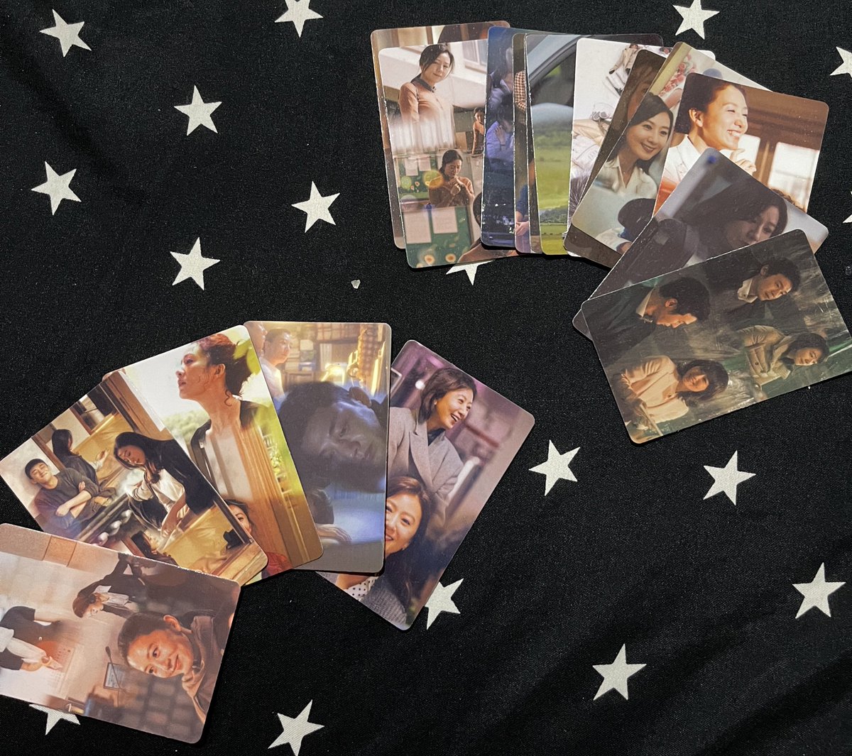 yiyend1's tweet photo. This photo editor is so excited with the printed photo cards!!! 😂

Will go back editing soon! Hahahahaha. 

#KimHeeAe #김희애 https://t.co/ulUkSfNLiQ