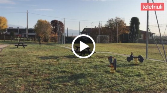 Telefriuli1's tweet image. 𝗔 𝗖𝗼𝗹𝗹𝗼𝗿𝗲𝗱𝗼 𝗱𝗶 𝗠𝗼𝗻𝘁𝗲 𝗔𝗹𝗯𝗮𝗻𝗼 𝘂𝗻 𝗻𝘂𝗼𝘃𝗼 𝗰𝗮𝗺𝗽𝗲𝘁𝘁𝗼 𝗱𝗮 𝗰𝗮𝗹𝗰𝗶𝗼 𝗰𝗼𝗻 𝗮𝗿𝗲𝗮 𝗴𝗶𝗼𝗰𝗵𝗶
Servirà come punto di aggregazione per i giovani cittadini. Investimento di 70 mila euro
IL VIDEO
telefriuli.it/cronaca/collor… 
#colloredo #montealbano