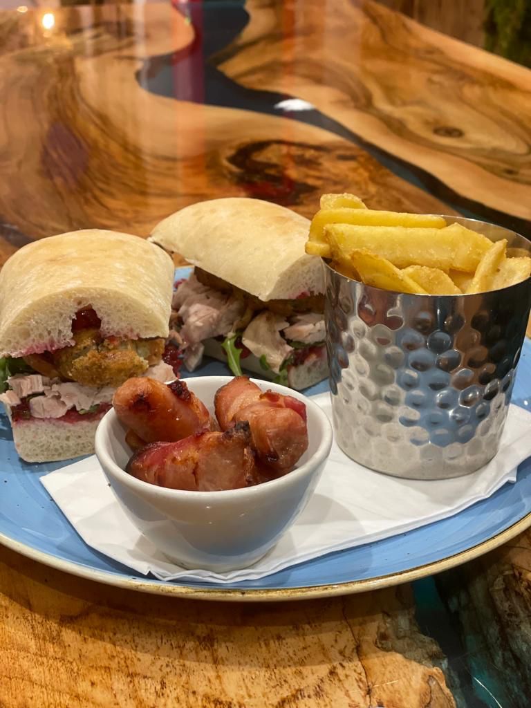 SE Twenty are offering some delicious #Christmas specials this year. Treat yourself to our Christmas Ciabatta and some #pigsinblankets, alongside a warming #Gingerbread Coffee, Spiced Chai Latte or #MulledWine. Get in the #Christmasspirit and pop in today!