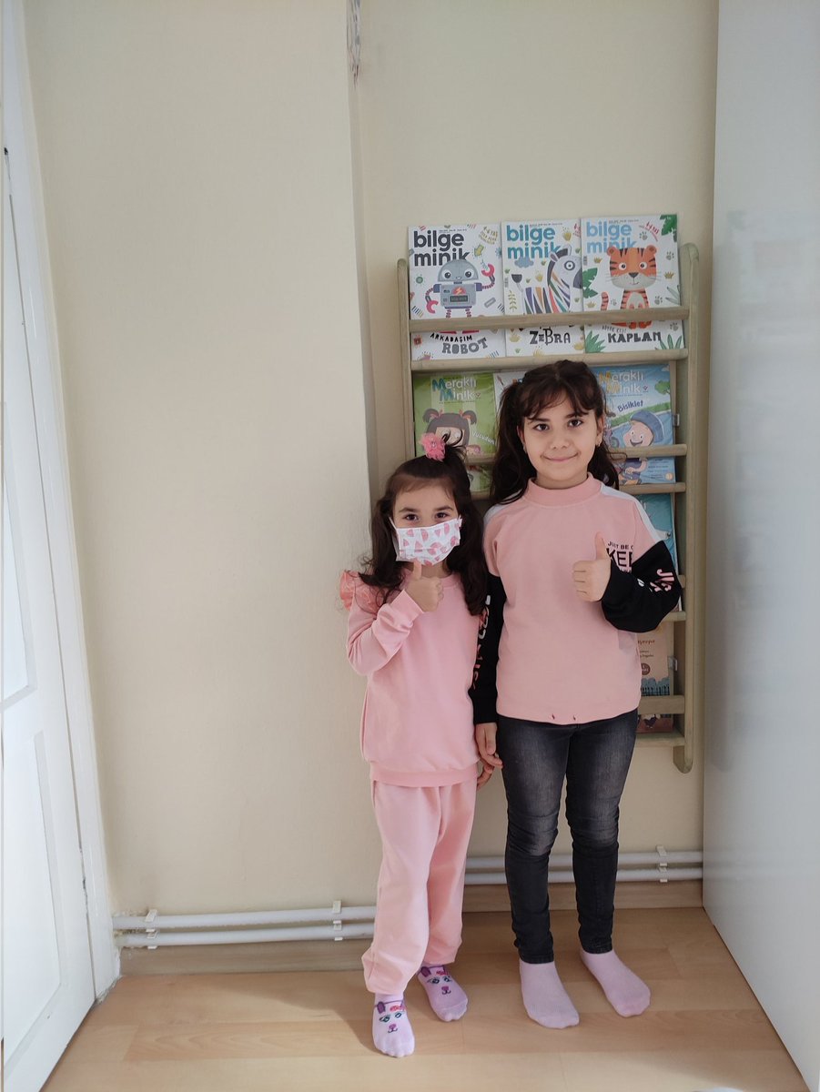 #BenimKütüphanem Projemizle Bugün 4️⃣4️⃣. Kitaplığımızı Halk Eğitimi Merkezi Müdür Yardımcımız Ali ARSLAN ile kurduk. Asya'yı en iyi arkadaşlarıyla buluşturduk. 

İyi okumalar dileriz. 📚📕

<a href="/tcmeb/">Millî Eğitim Bakanlığı</a> <a href="/sinopilmem/">Sinop Milli Eğitim Müdürlüğü</a> <a href="/YLDZercan1957/">Ercan Yıldız🇹🇷</a> @ayancik_kym <a href="/halitnihat/">Nihat ERGÜL</a>