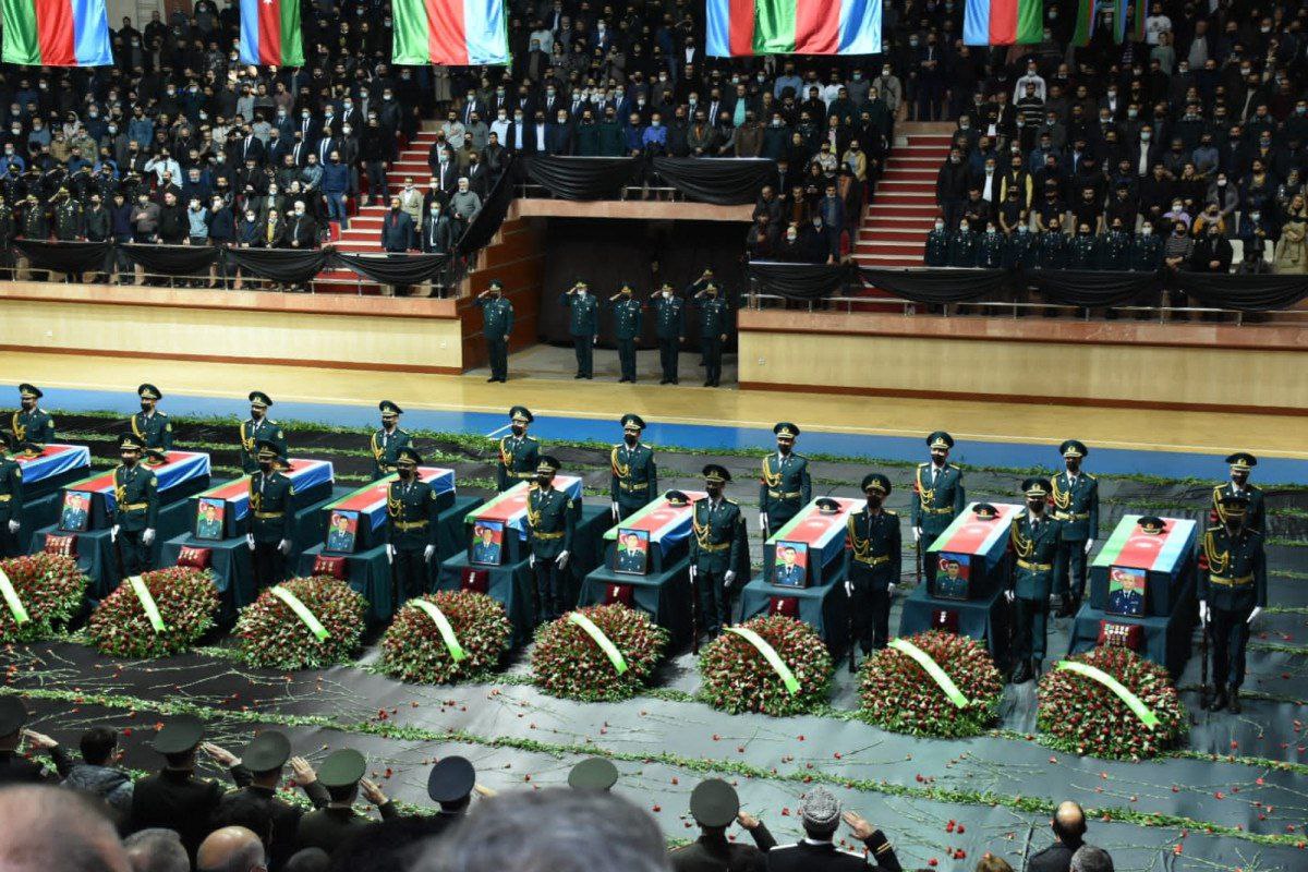 Tabuta sığan insan ömürləri🥀
#Qaraheybət