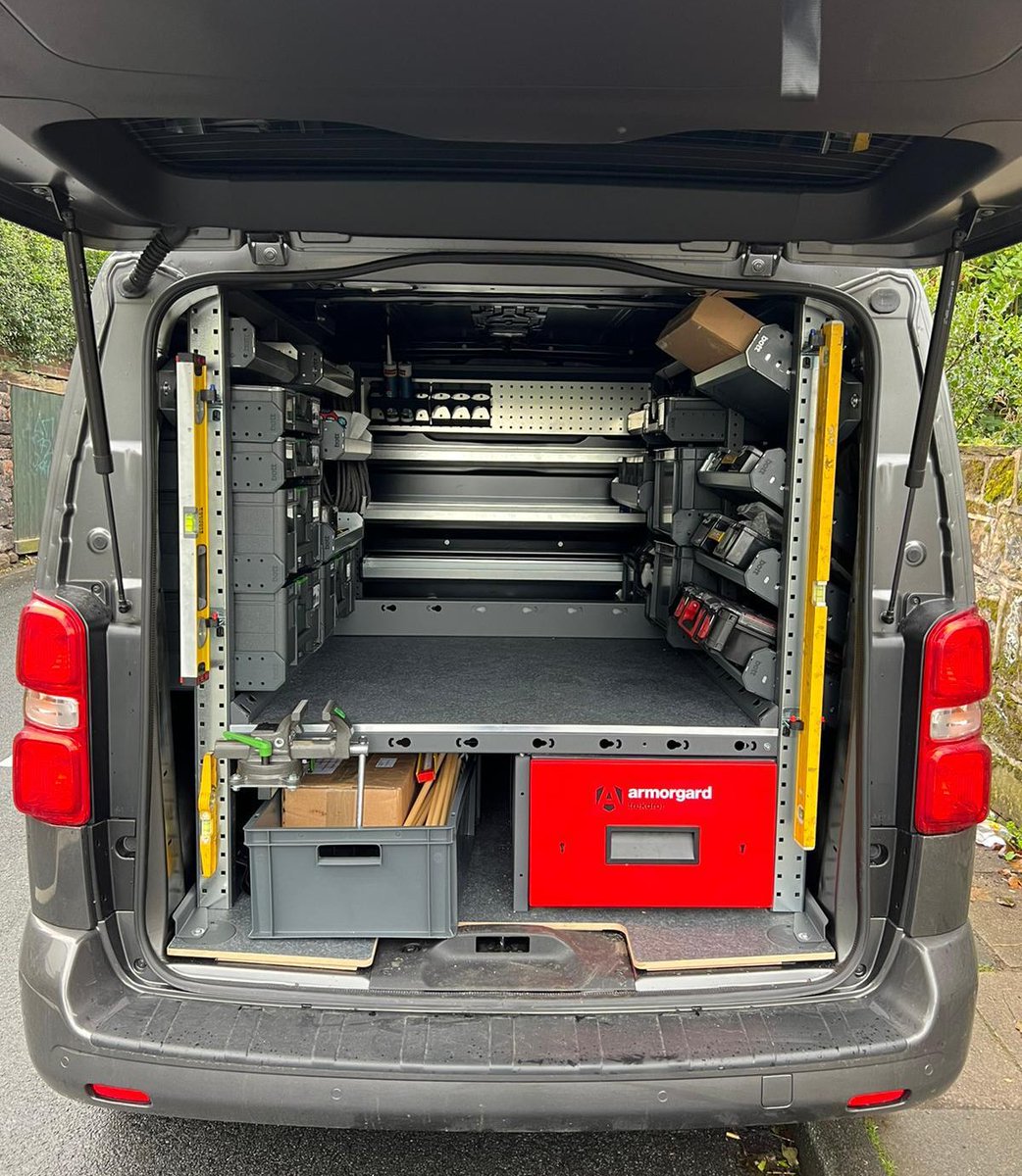 Kit glissières ou support pour mallettes, la gamme bott Smartvan a été conçue pour faciliter l’intégration de vos mallettes dans votre véhicule utilitaire, toutes marques confondues. 🤯

RDV sur : bit.ly/3d7vqQZ

#amenagementdevehicules #bottsmartvan #worksmartbott