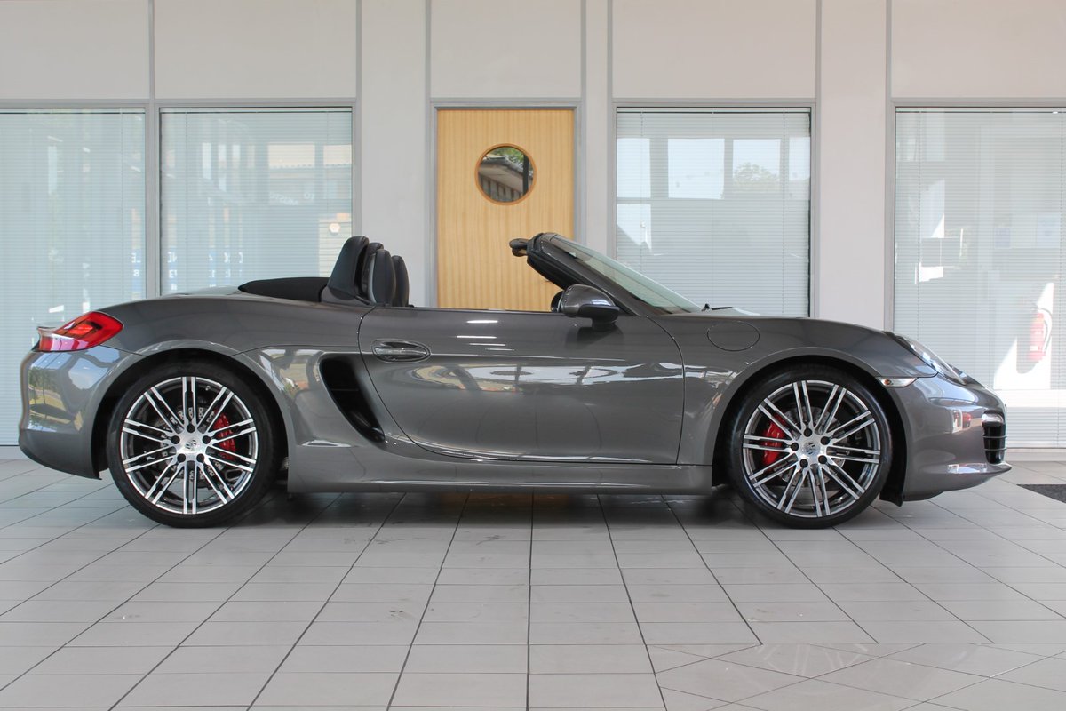 HarbourCars's tweet photo. This lovely late Boxster (981) 3.4S PDK has just arrived at Harbour Cars. Well known to us &amp; it has a great specification including Sports Exhaust, Sports Chrono, BOSE plus more. To find out more please visit https://t.co/5aiV8x5ZLw or why not follow us on Instagram? https://t.co/opo8fKTkE6