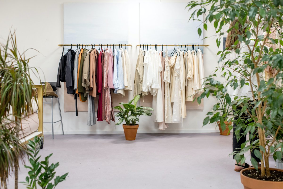 SpainBiz_UK's tweet photo. 🇪🇸👗 We are looking for a PR/Event Management Agency to plan, organise and manage an event in London for Spanish fashion brands seeking agents in the UK.

🧐 Interested agencies may contact tenders@icex.es until 16th December 2021.

Download the brief at➡️ https://t.co/SlXq2An9ra https://t.co/Nl2nPeMvoN