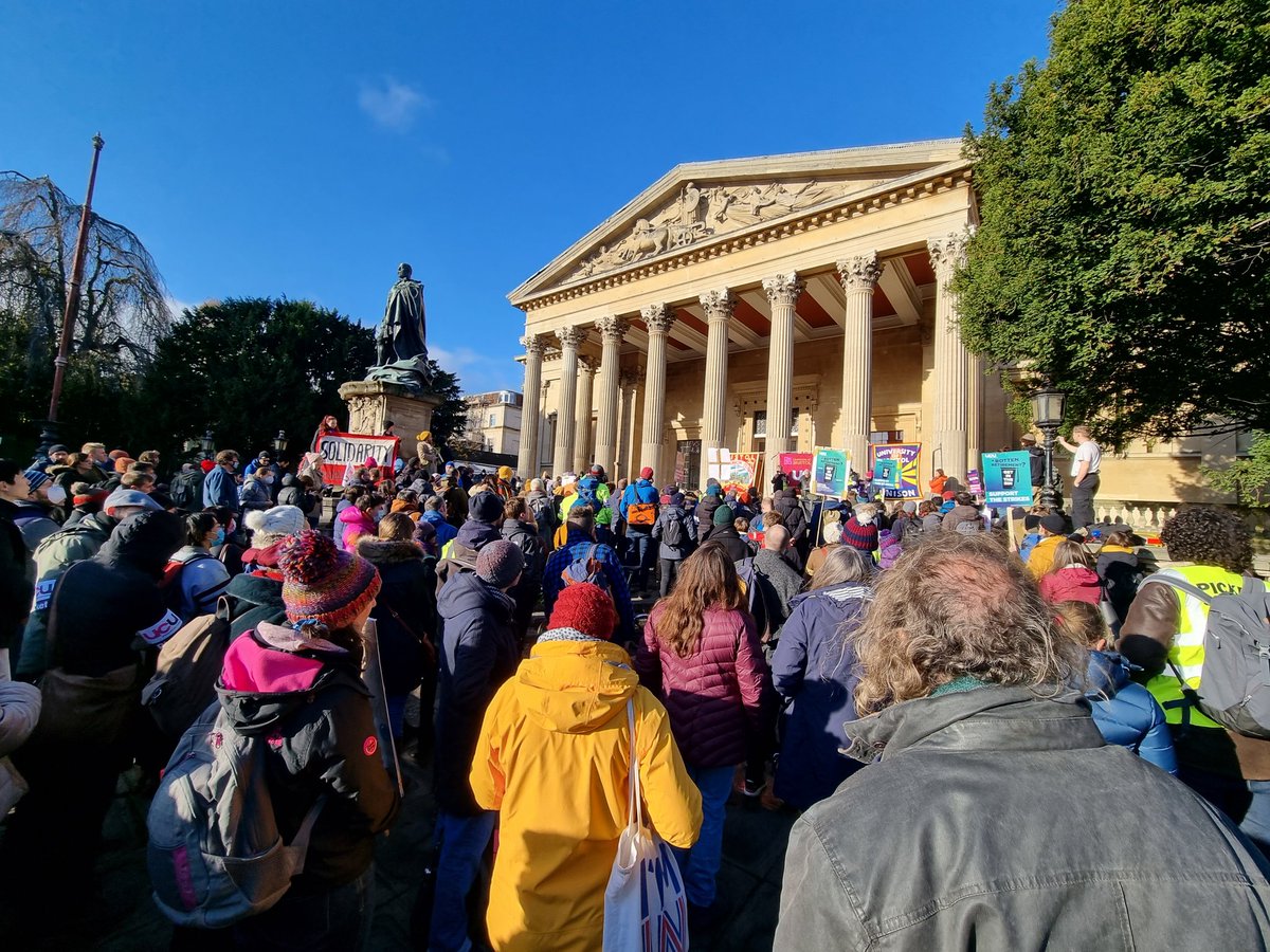 Great turnout for the rally in Bristol, and some sunshine! @Bristol_UCU #UCUstrikesback #OneOfUsAllOfUs