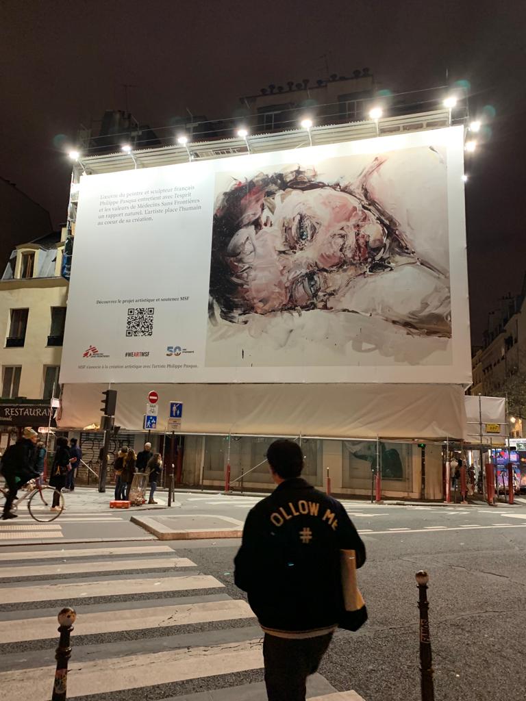 I'm collaborating with @MSF_FRANCE for the first edition of #WEARTMSF.

❤️MSF provides medical assistance to people affected by conflict, epidemics, disasters, or exclusion from healthcare.

🇫🇷 You can see my #painting in the heart of #Paris 

More infos👉agir.msf.fr/weartmsf/