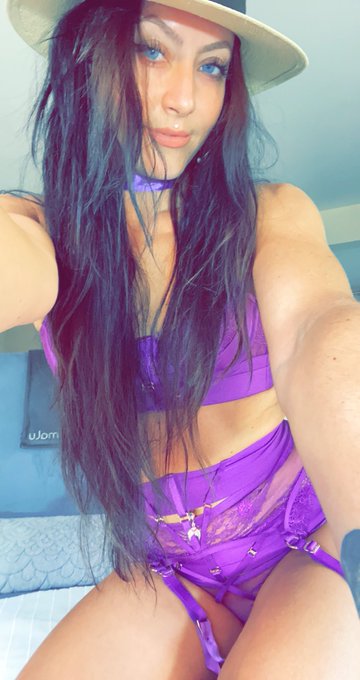 Purple makes me feel pretty https://t.co/xUconE9VOS