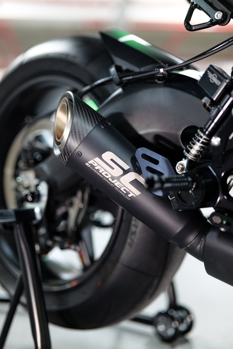 BlackStoneTek's tweet photo. @roughcrafts Doesn't dissapoint with another amazing build. This 2019 Yamaha XSR900 looks legendary 🔥 Now a part of the @yamahamotoreu Yard Built custom bike portfolio, we're proud to have our name on this beauty.
#yamaha #yardbuilt #roughcrafts #winstonyeh #xsr900 #bst https://t.co/ho3ZnjuTjq