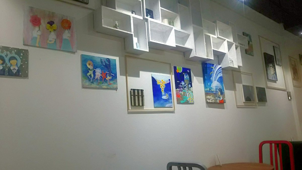 satomi536's tweet photo. 文の里の℃(@sesshicafe )さんまで マトカノオド(@matkanode )さんの展示を見に🚲🎶

懐かしい作品、初めましての作品を眺めながら一足早くクリスマスを感じる佐藤さんを😋贅沢!

ちょっぴり寂しい感じもするけど、お二人がこれから各々でどんな作品を生み出すのか楽しみだな～🎶 https://t.co/BSMMYhG8Jh