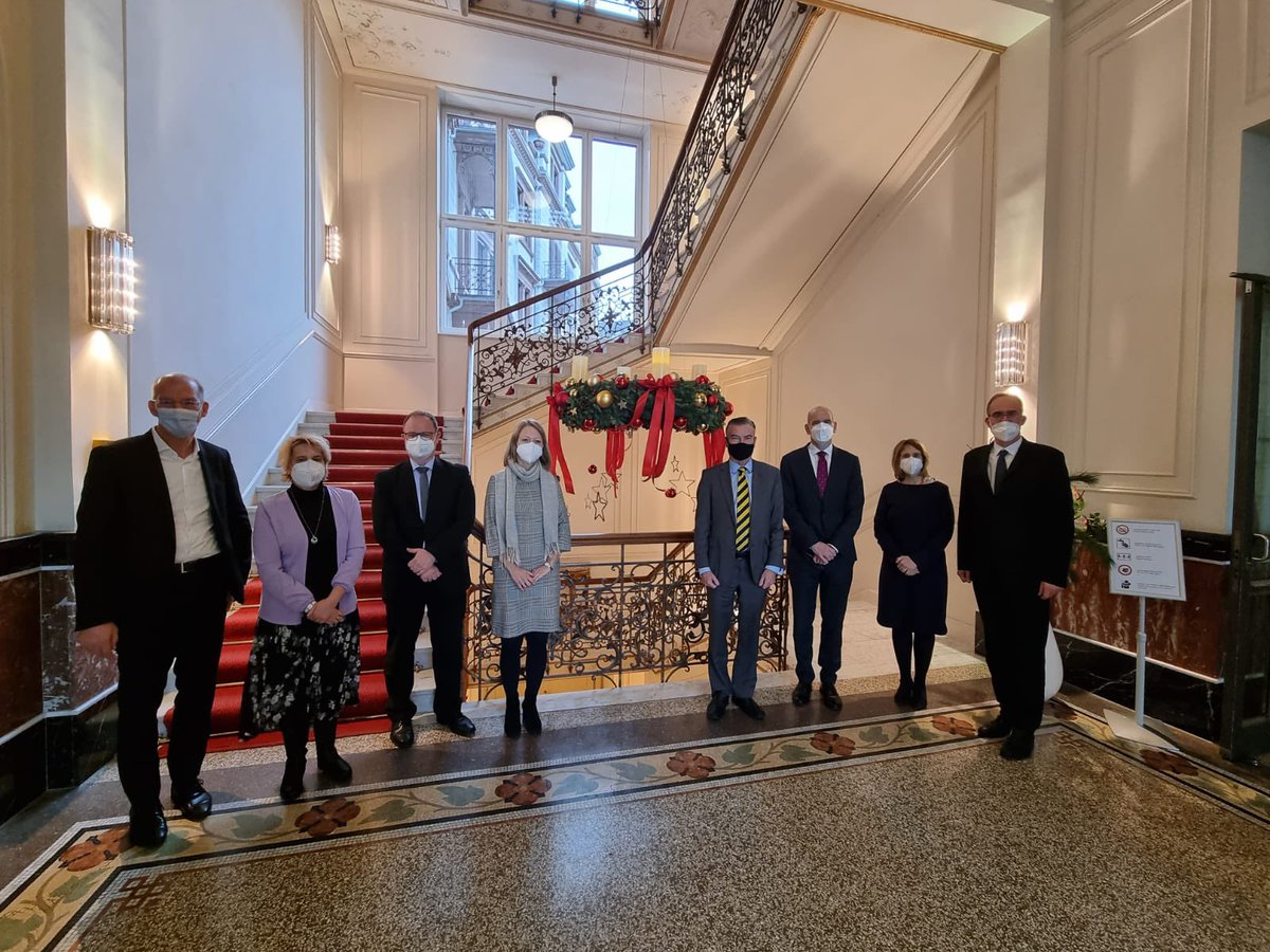 LeeWhiteFCA's tweet photo. Great to be working with all levels of German government to bring to life the Frankfurt office of the new International Sustainability Standards Board  @IFRSFoundation  @valuebalancing https://t.co/2tu2Smix9p