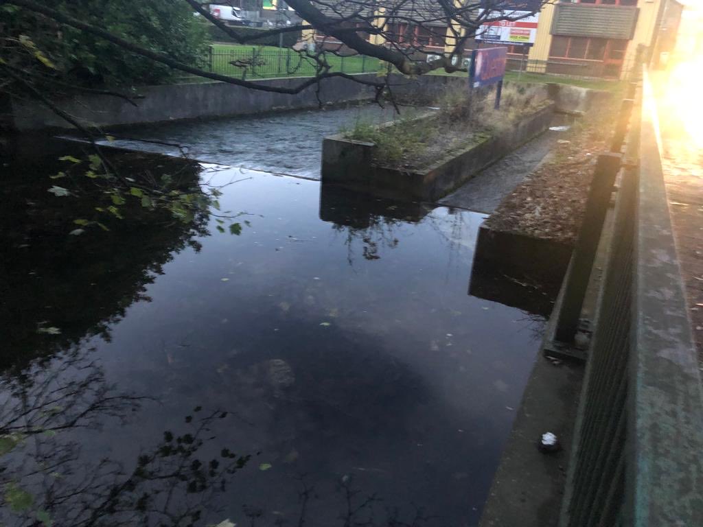 DeTom48's tweet photo. #NorthFleetTeam out early last Sunday removing this blockage caused by #StormArwen on the #RiverDarenth #PowderMill @EnvAgencySE @Kent_cc @ADA_updates https://t.co/mUujnl5eEr