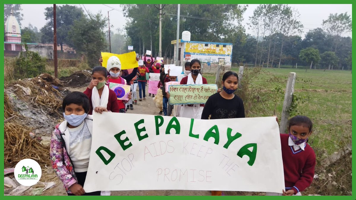 deepalayadelhi's tweet photo. #Students and #Teachers of #DeepalayaLearningCentre are gathered #tomakepeopleaware with regard to #HIV_AIDS. Our students created posters and organized an #awareness #rally in the locality. Other community members have also participated in the rally. #WorldAIDSDay #Deepalayango https://t.co/OFYNAZpDEN