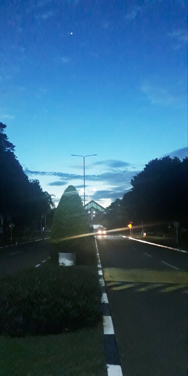 mego_setyo's tweet photo. Senja tak selalu jingga https://t.co/VNfuZuWnvi