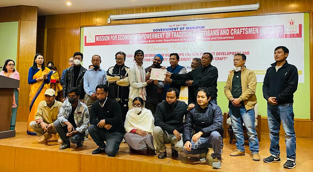 BiswajitThongam's tweet photo. Had the honour to distribute certificates of appreciation to craftsmen &amp; artisans of old editions of Hills &amp; Valley of Manipur at the closing ceremony of Strategic Design intervention workshops.

Many congratulations &amp; best wishes to all of them!

#MEETAC https://t.co/Ly7xEVb4W5