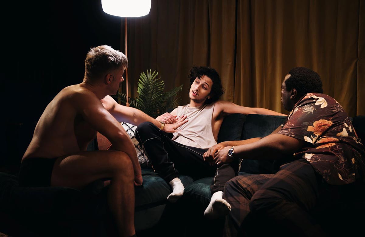 ★★★★ Review: Very Special Guest Star – Tom Wright (<a href="/tdwright1/">Tom Wright 🏳️‍🌈🏳️‍⚧️</a>) and Rikki Beadle-Blair's (@RikkiBB) comedy-drama at Clapham's <a href="/OmnibusTheatre/">Omnibus Theatre</a> features lively direction and tight performances <a href="/PlayWellProds/">PlayWellProductions</a> <a href="/WeRTeamAngelica/">Team Angelica</a> bit.ly/3xJHT7a