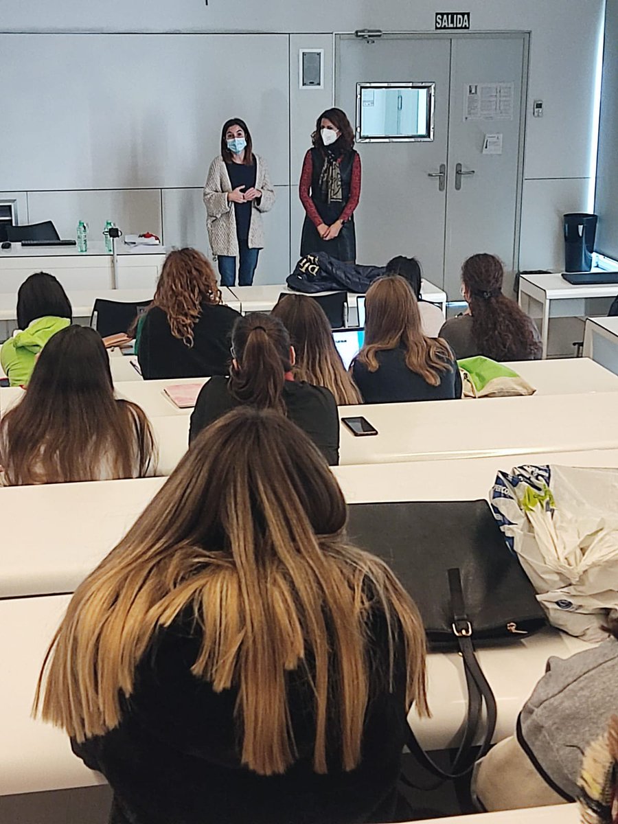 UGRemprendedora's tweet image. 🚀Ayer arrancaron las Jornadas de Emprendimiento en @eulainmaculada.🚀

Pudimos conocer la interesante evolución de @CoronelRecio en @valoratemas, egresado de La Inmaculada.

💡También, nuestras participantes, se implicaron mucho en el taller de creatividad.

¡Mañana seguimos!💪