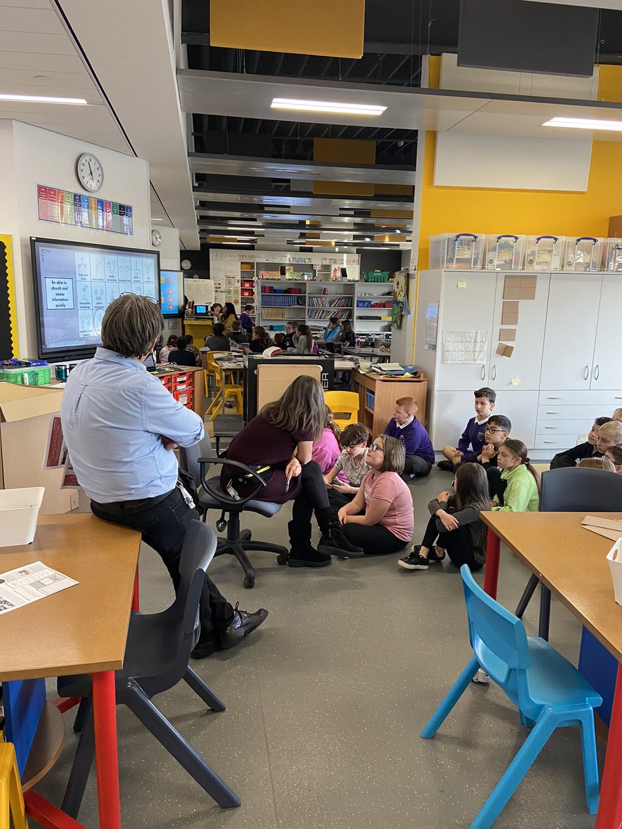 PrimaryBalloch's tweet photo. P5 are working hard on building  a 10m long titanic with @SingleStepsBlog . A P2 pupil who loves titanic came up to see their mini models and watch them do some building #bebrilliantatballoch https://t.co/1S7FftnM4h