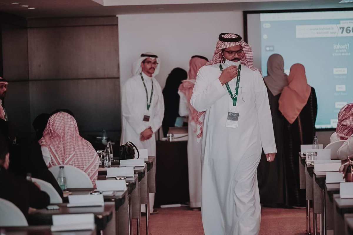 awad421's tweet photo. #IHOP2021
مستوى الحماس عااالي في المسابقة الوطنية الثانية لصيدلة المستشفيات #NHPC2 🤩 https://t.co/iDrKMTFtNN