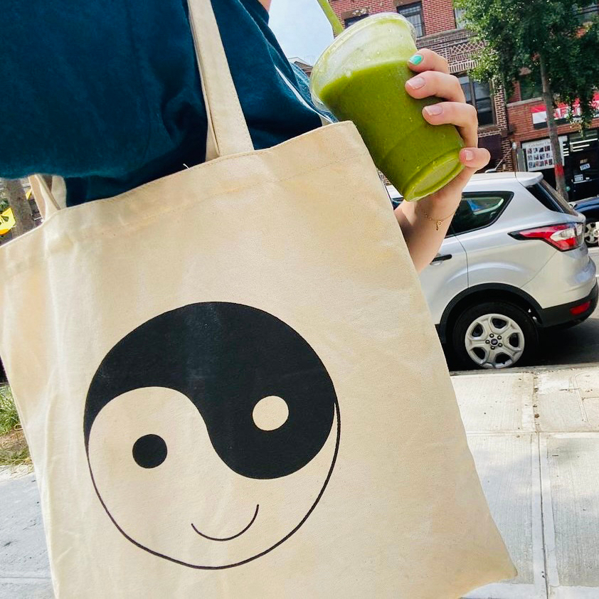bklynblend's tweet photo. You don’t have to wait until January 1st to make healthier choices, start today. Have one green juice or one salad today, walk one mile or aim to make one person smile today. Eventually healthy habits become healthy behaviors and healthy behaviors become a healthy lifestyle.

H https://t.co/RohRadR7zD